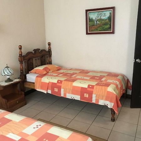 Casa Del Suizo Bed and Breakfast Desamparados  Buitenkant foto